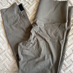 UNRL High-Waist 7/8 Leggings in Dark Taupe